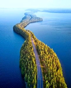 Naturalny most w Finlandii